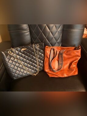 Bundle of 2 purses